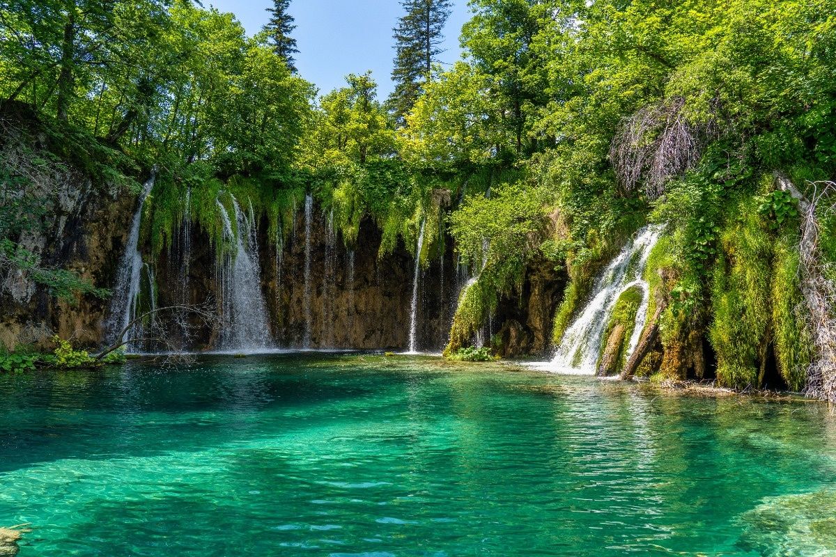 Plitvice watervallen natuur in dalmatie kroatie